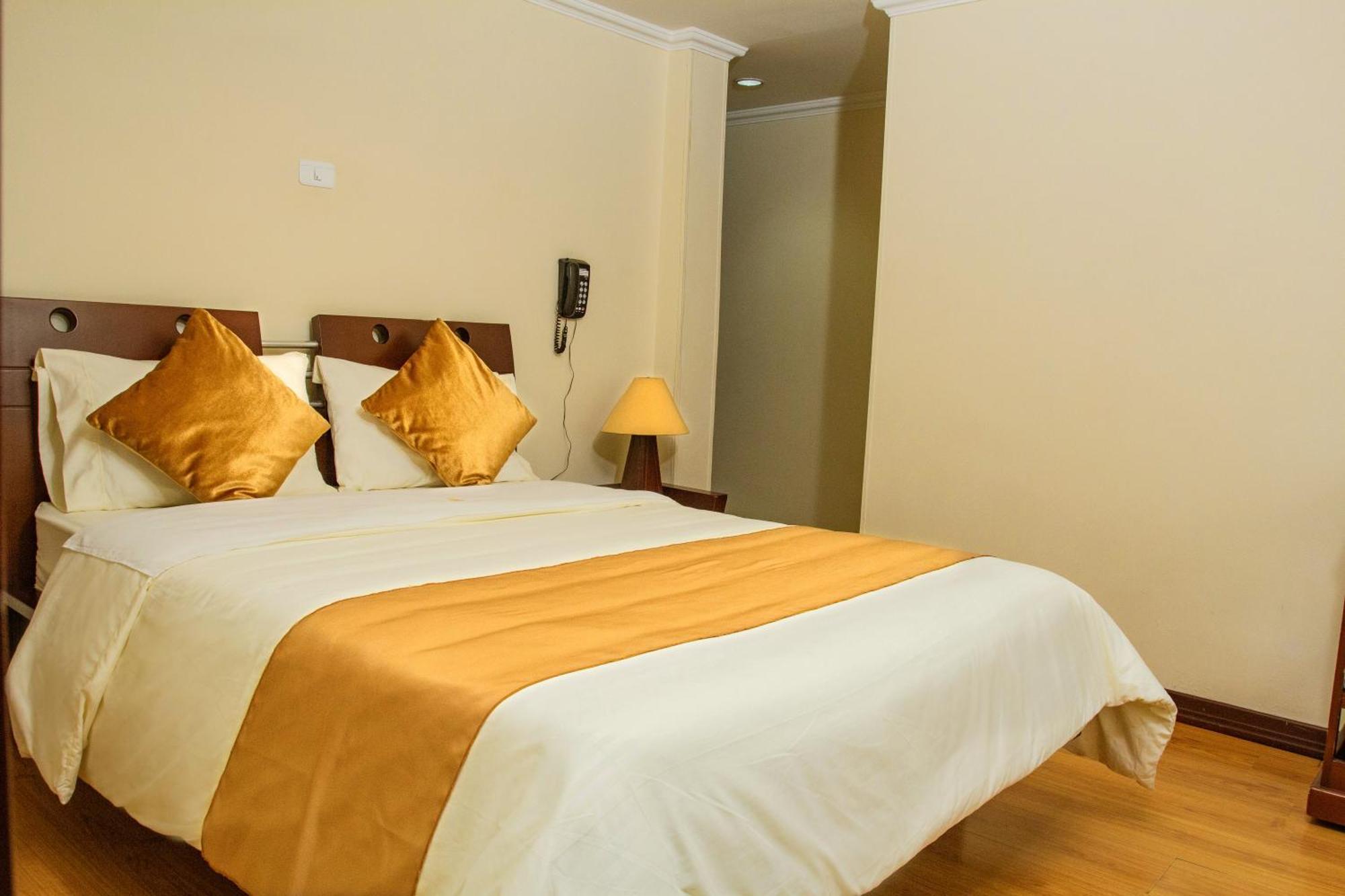 Hotel Senegal Pasto Esterno foto